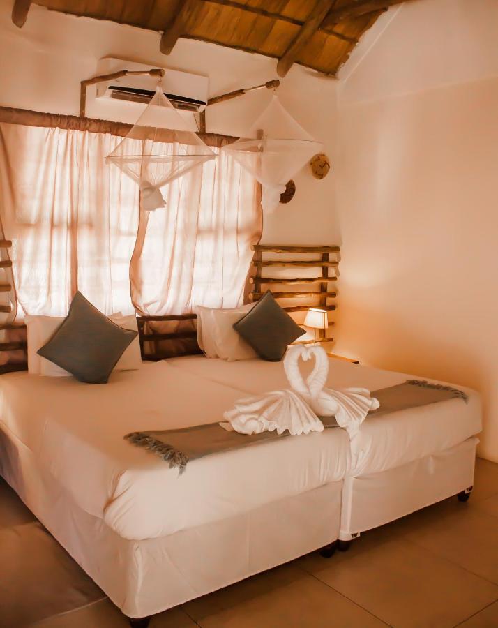 Leeville Guesthouse Kasane Buitenkant foto